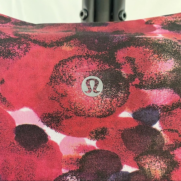Lululemon cropped leggings size 6 - Picture 2 of 3